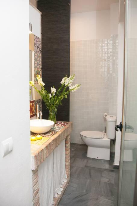 Beautiful Silent Apartment Private Parking Севилья Экстерьер фото