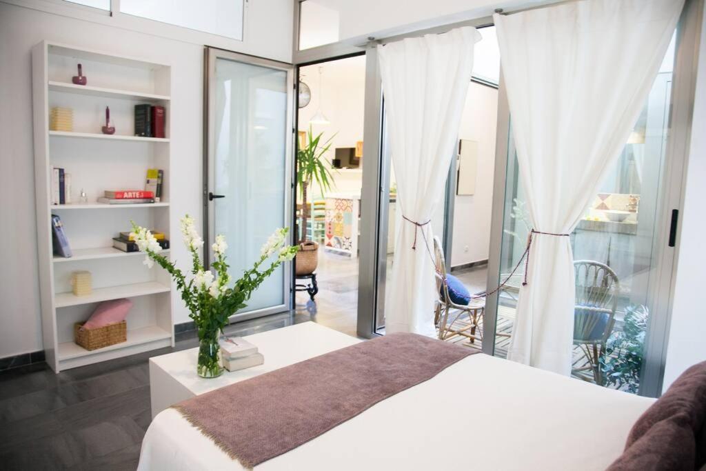 Beautiful Silent Apartment Private Parking Севилья Экстерьер фото