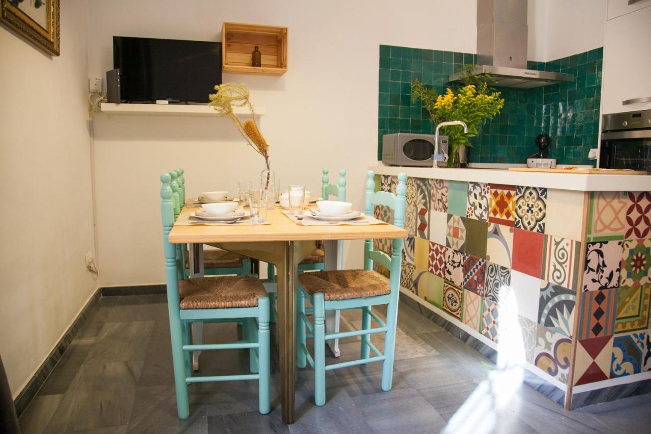 Beautiful Silent Apartment Private Parking Севилья Экстерьер фото